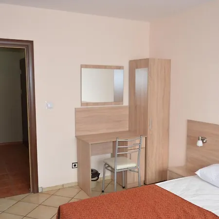 Къща за гости The White House! A Good Pleace For Rest! 2*